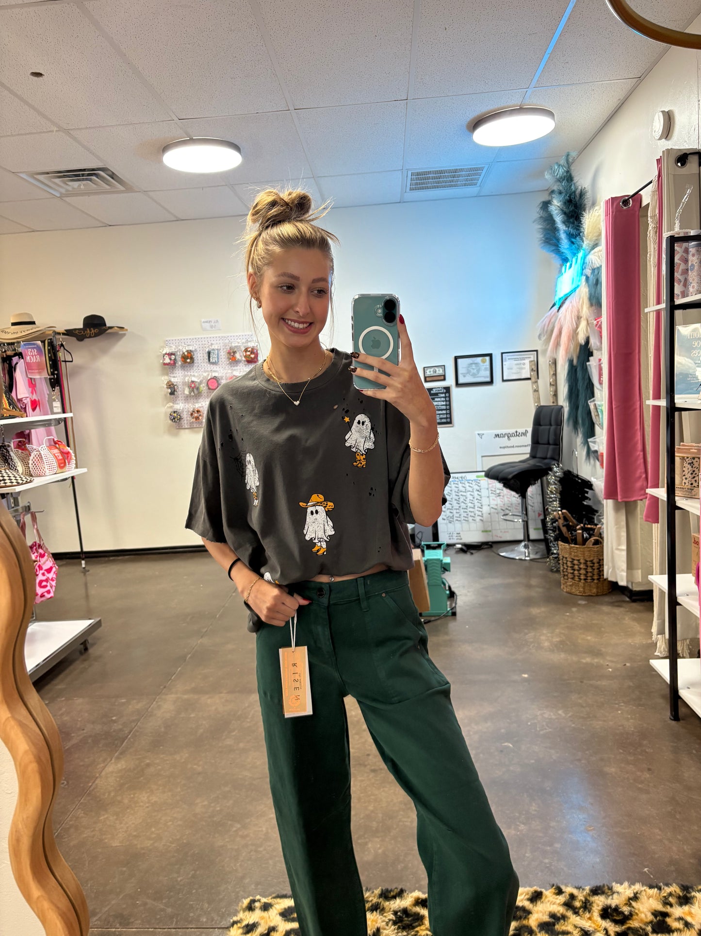 Howdy ghosty tee