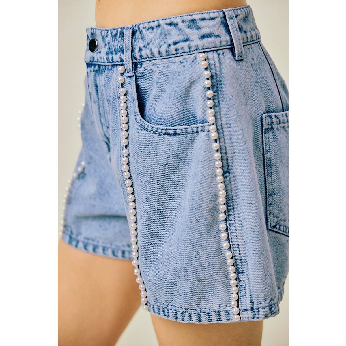 PEARL DENIM SHORTS WITH WASHING DETAIL: DENIM / S
