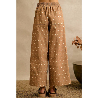 POLKA DOT ELASTICIZED WAIST WIDE PANTS: CAMEL/IVORY