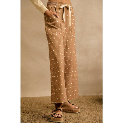 POLKA DOT ELASTICIZED WAIST WIDE PANTS: CAMEL/IVORY