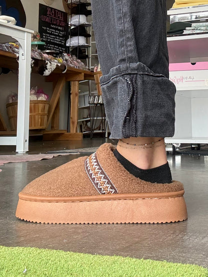 Fuzzy House Shoes/ BROWN