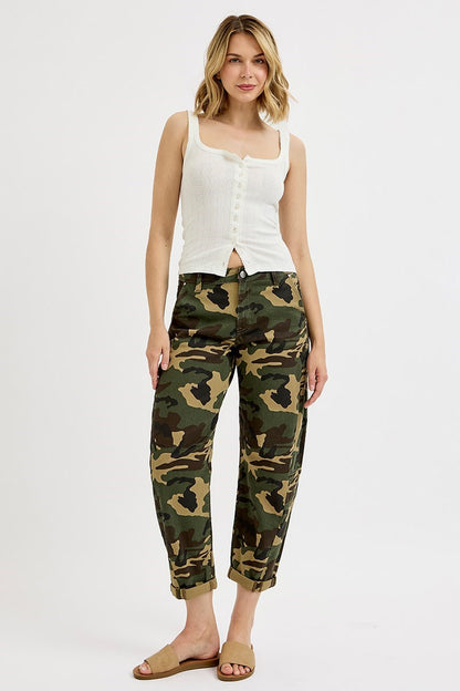 HIGH RISE ANKLE BARREL DOUBLE ROLL CAMO PANTS