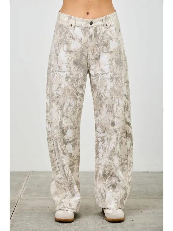 HIGH RISE LOW CURVE CAMO BARREL JEANS