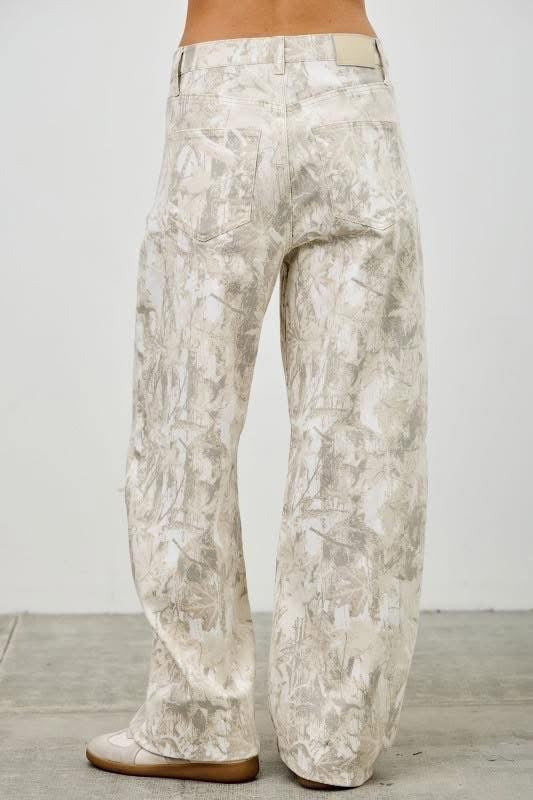 HIGH RISE LOW CURVE CAMO BARREL JEANS