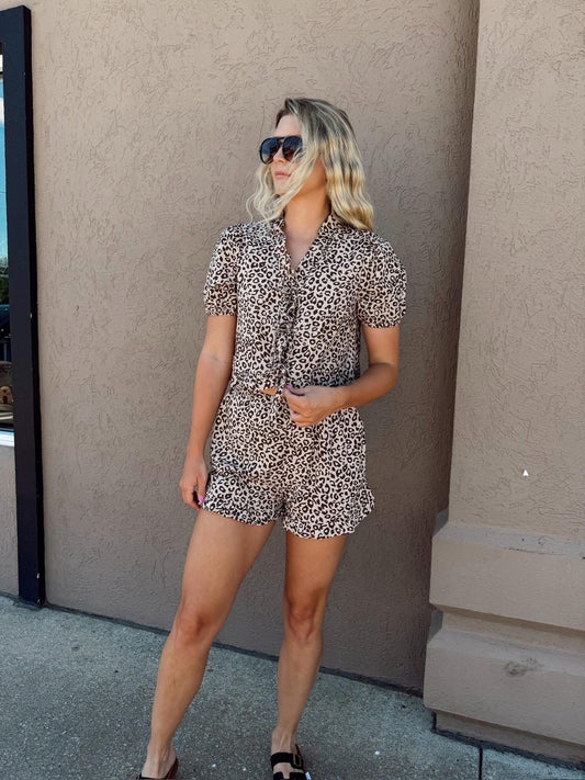 Leopard Front Tie Set/ shorts/ cream mix