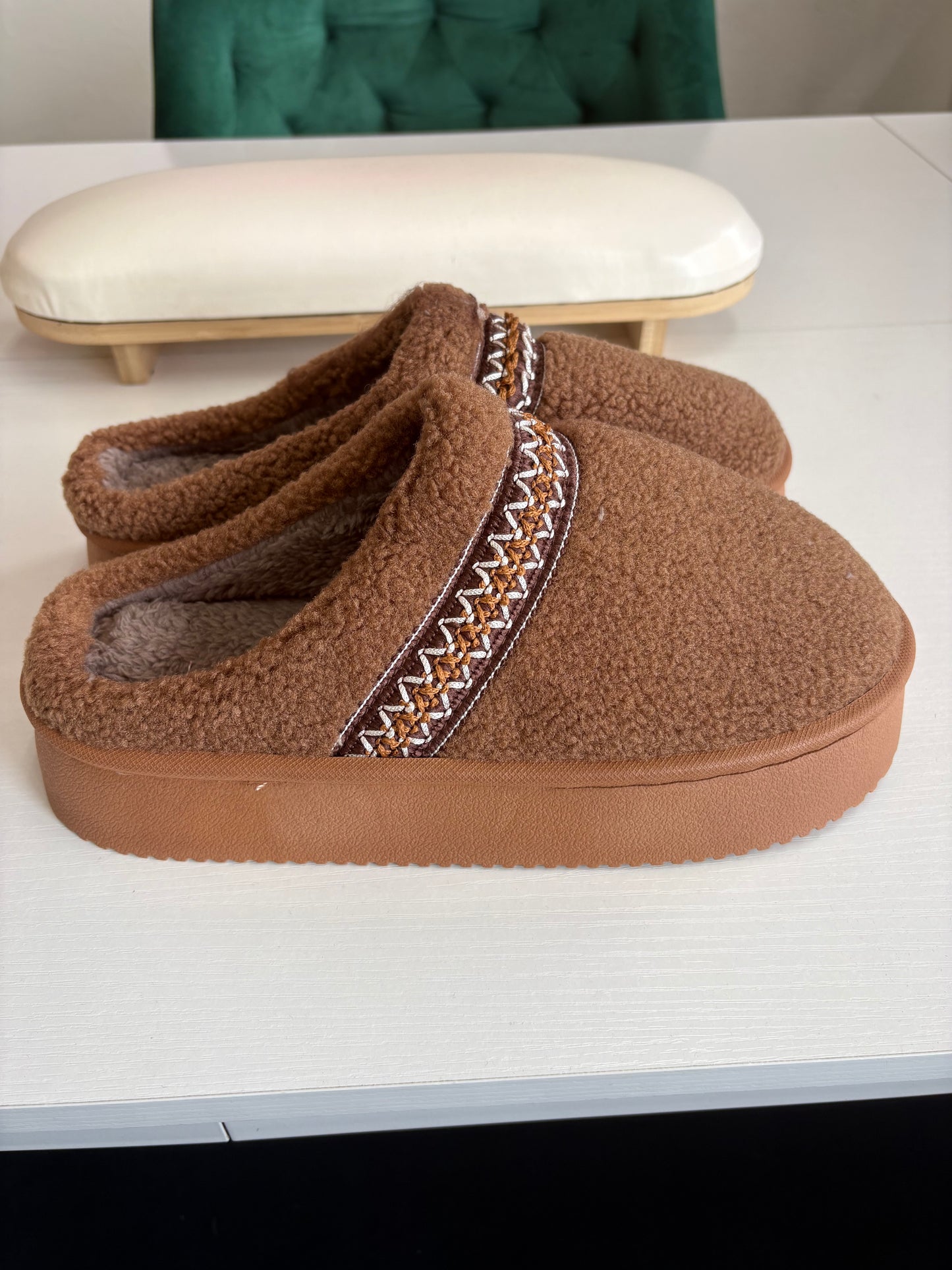 Fuzzy House Shoes/ BROWN