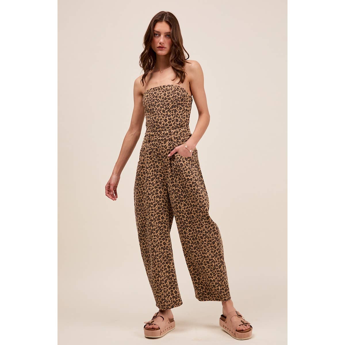 STRAPLESS LEOPARD BARREL TWILL DENIM JUMPSUIT: LEOPARD