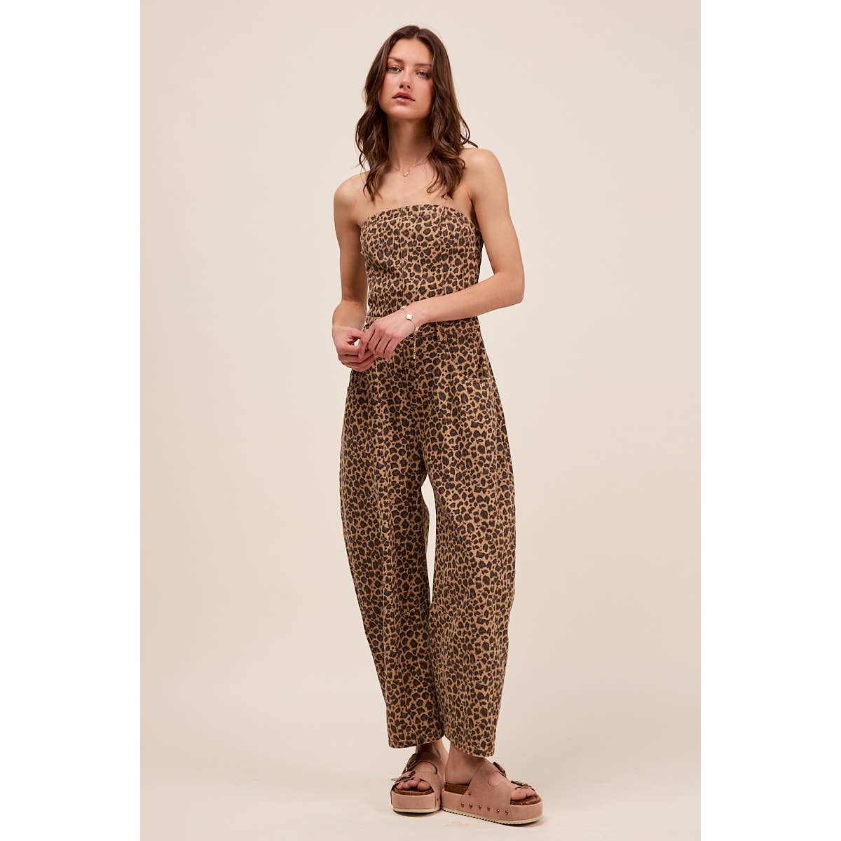 STRAPLESS LEOPARD BARREL TWILL DENIM JUMPSUIT: LEOPARD